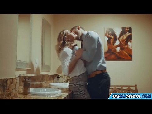 ❤️ Döşlü sarışın sizi ictimai tualetdə aldatdıqda ❤ Porno fb bizdə ﹏